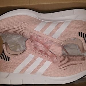 Adidas Swift Run
